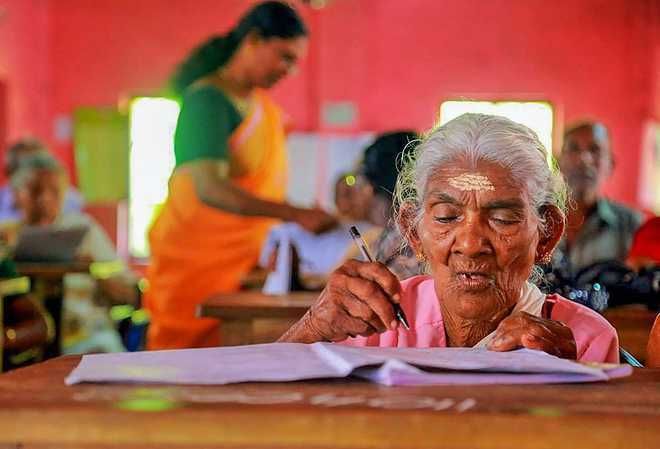 96 Year Old Kerala Granny Scores 98/100 in 1st Exam of Her Life