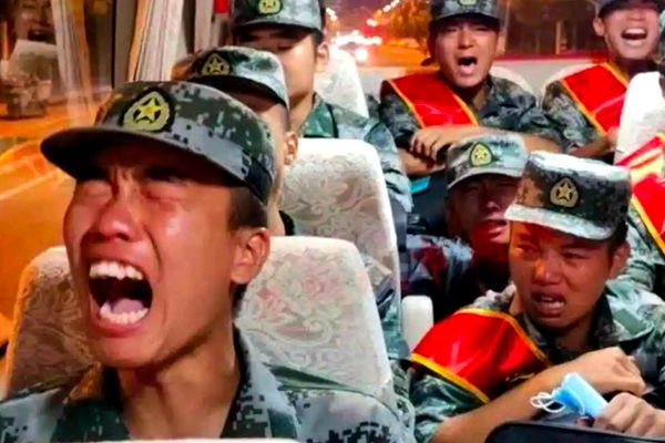Chinese Soldiers Crying on the Way to LAC